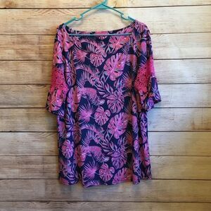SIMPLY SOUTHERN‎ TOP IN NAVY BLUE AND PINK FLORAL